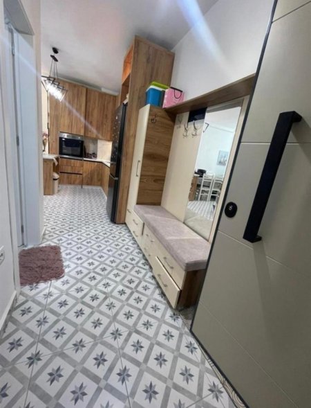 Tirane, jepet me qera apartament 1+1+Ballkon Kati 10, 65 m² 450 € 