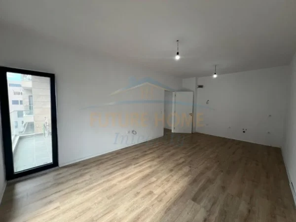 Shitet, Apartament 1+1, Rezidenca Erli,Porcelan 135.000 €