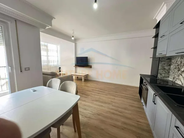 Tirane, shes apartament 2+1+Ballkon Kati 2, 89 m² 190.000 € (BRRYLI)