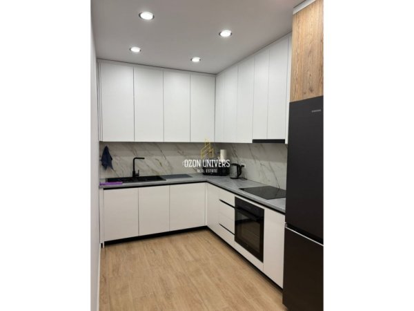 Tirane, jepet me qera apartament 2+1+Ballkon Kati 9, 90 m² 650 € (Pranë kompleksit Turdiu, ish Fusha e Aviacionit)