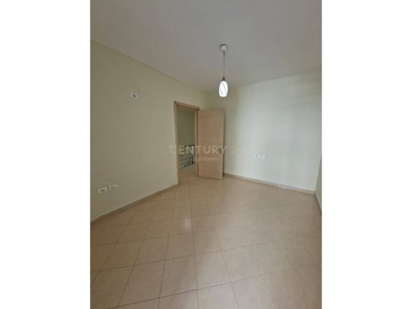 Tirane, shitet apartament duplex 3+1+Aneks+Ballkon Kati 1, 160 m² 280.000 € (Kodra e Diellit)