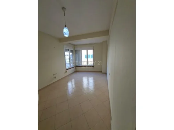 Tirane, shitet apartament duplex 3+1+Aneks+Ballkon Kati 1, 160 m² 280.000 € (Kodra e Diellit)