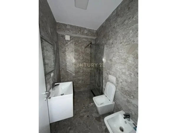 Durres, shitet apartament 1+1 Kati 1, 56 m² 77.000 € (Shkembi i Kavajes)