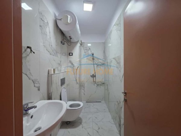 Tirane, jap me qera ambjent biznesi Kati 6, 90 m² 1.000 € (MYSLYM SHYRI)