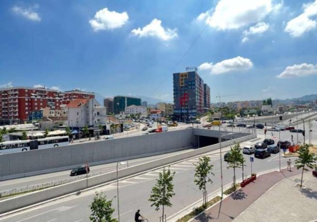 Tirane, shitet dyqan Kati 2, 56 m² 100.000 € (Astir)