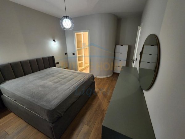 Tirane, jap me qera apartament 1+1+Ballkon Kati 5, 69 m² 700 € (LIQENI I THATE)