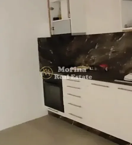 Tirane, jepet me qera apartament 1+1 Kati 1, 65 m² 500 € (Porcelan)