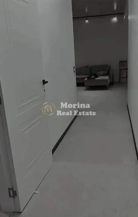 Tirane, jepet me qera apartament 1+1 Kati 1, 65 m² 500 € (Porcelan)