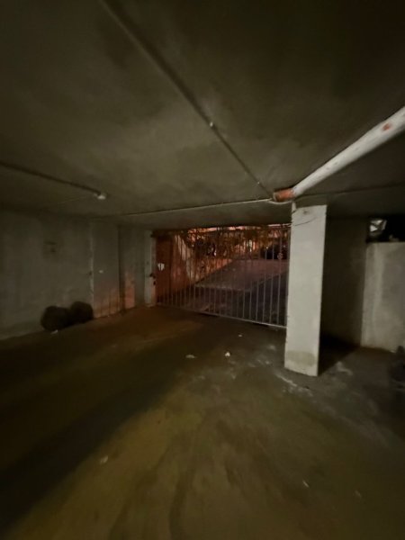 Tirane, shitet garazh | post parkimi Kati -1, 1.300 m² 405.000 € (RRUGA 5 MAJI)