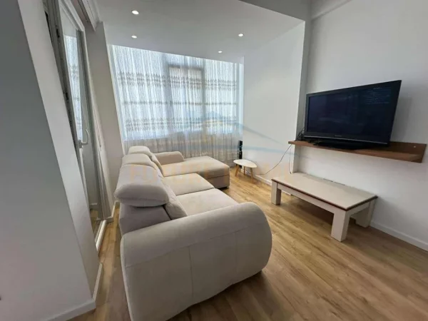 Tirane, shitet apartament 2+1 Kati 2, 89 m² 190.000 €