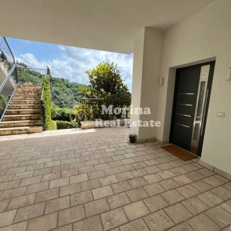 Tirane, jepet me qera apartament 2+1+Ballkon Kati 2, 120 m² 500 € (Panorama, Residence Villa, Linze)