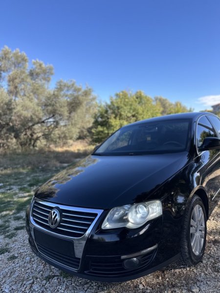 Tirane, shitet makine Volskwagen passat Nafte, e zeze automatik Klima 286.000 km 4.500 €