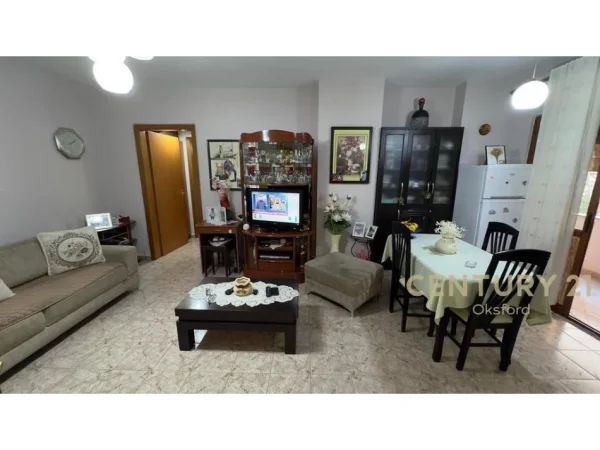 Tirane, jepet me qera apartament 1+1 Kati 2, 100 m² (Jepet me qira apartament 1+1, tek Rruga e Bogdaneve!)