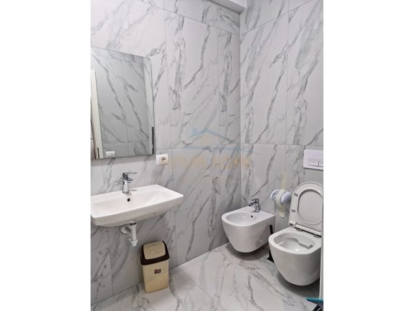 Tirane, jepet me qera apartament 1+1 Kati 3, 52 m² 450 € 