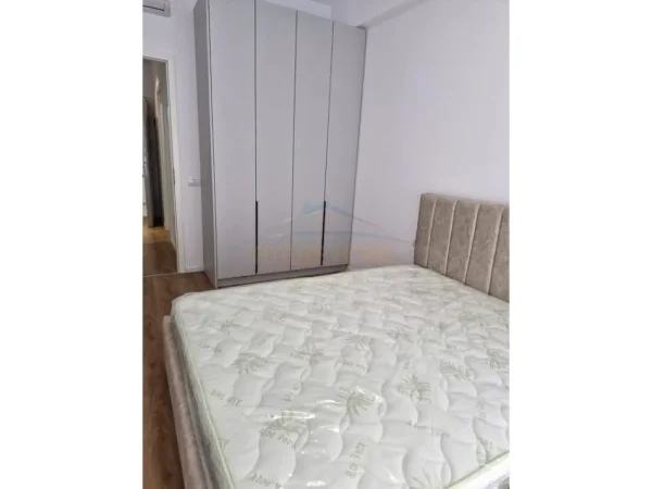 Tirane, jepet me qera apartament 1+1 Kati 3, 52 m² 450 € 