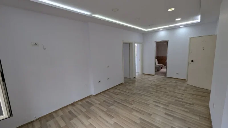 Tirane, jepet me qera apartament 2+1 Libri Universitar 690€/muaj
