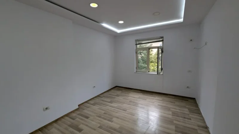 Tirane, jepet me qera apartament 2+1 Libri Universitar 690€/muaj