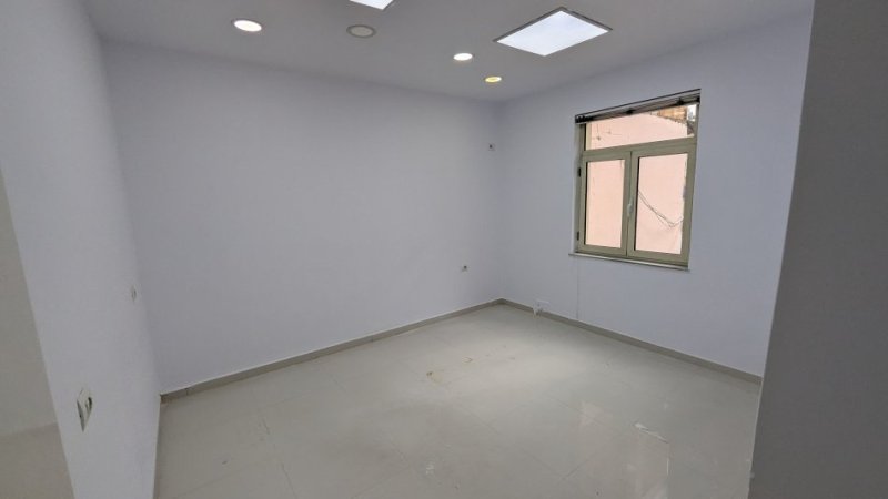 Tirane, jepet me qera apartament 2+1 Libri Universitar 690€/muaj