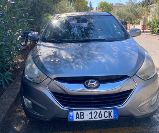THIRRJE PËR SHITJEN E 2 MJETEVE AUTOMOBILISTIKE - HYUNDAY TUCSON viti 2010 - Toyota RAV 4 viti 2008