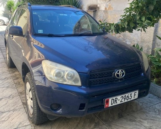 THIRRJE PËR SHITJEN E 2 MJETEVE AUTOMOBILISTIKE - HYUNDAY TUCSON viti 2010 - Toyota RAV 4 viti 2008