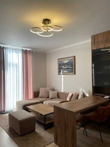 Tirane, jepet me qera apartament 2+1 Kati 7, 77 m² 500 € (YZBERISHT)