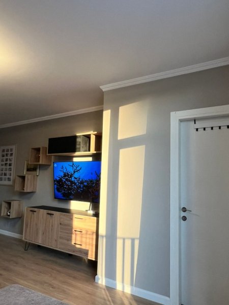 Tirane, jepet me qera apartament 2+1 Kati 7, 77 m² 500 € (YZBERISHT)