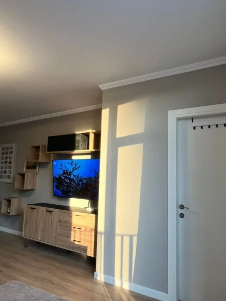 Tirane, jepet me qera apartament 2+1 Kati 7, 77 m² 500 € (YZBERISHT)
