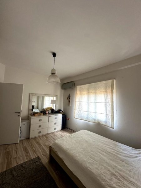 Tirane, jepet me qera apartament 2+1 Kati 3, 100 m² 550 € (Prane UET.)