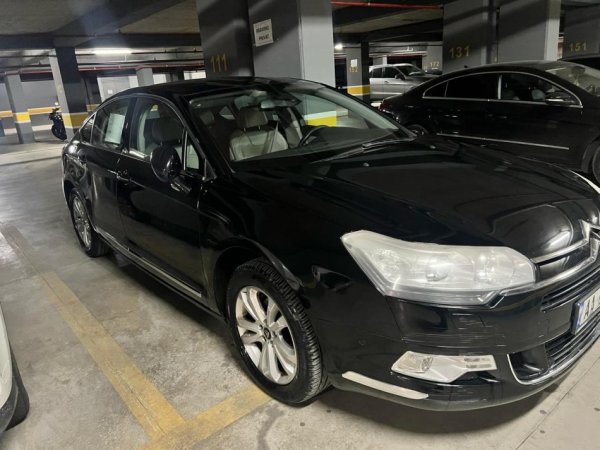 Tirane, shes makine Citroen C5 Nafte, e zeze automatik Kondicioner 3.000 €