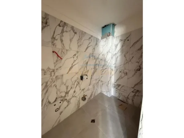 Tirane, shitet garsonier Kati 6, 40 m² 76.000 € (5 MAJ)