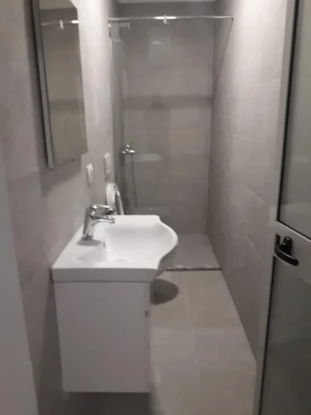 Shqiperi, jepet me qera apartament 1+1 Kati 1, 40 m² 450 € 