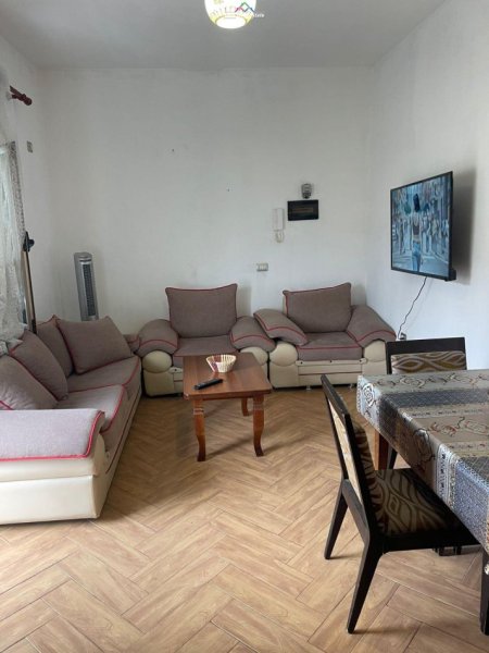 Tirane, jepet me qera Vile 2+1 Kati 2, 90 m² 450 € (don bosko)