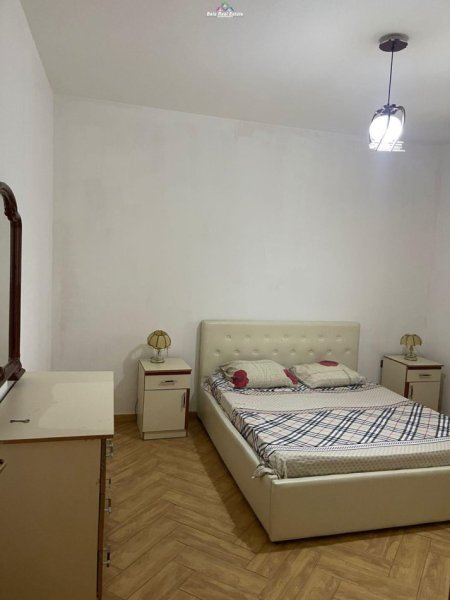 Tirane, jepet me qera Vile 2+1 Kati 2, 90 m² 450 € (don bosko)