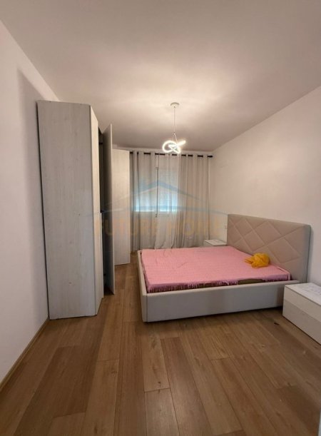 Tirane, jepet me qera apartament 2+1 Kati 4, 108 m² 600 € (Astir , Vila L)