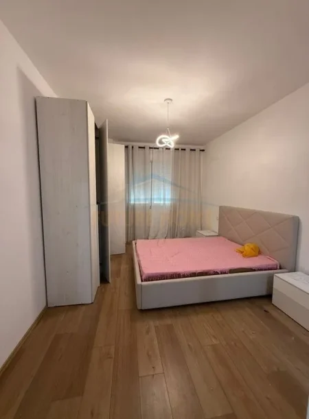 Tirane, jepet me qera apartament 2+1 Kati 4, 108 m² 600 € (Astir , Vila L)