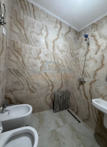 Tirane, jepet me qera apartament 2+1 Kati 4, 108 m² 600 € (Astir , Vila L)