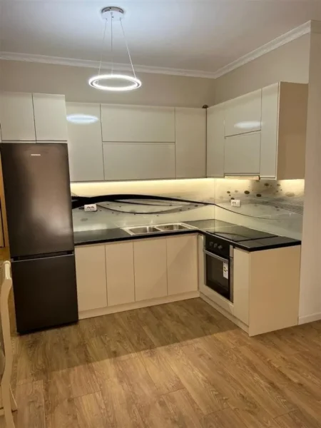 Tirane, jepet me qera apartament 2+1 Kati 2, 105 m² 800 € (rruga e elbasanit)