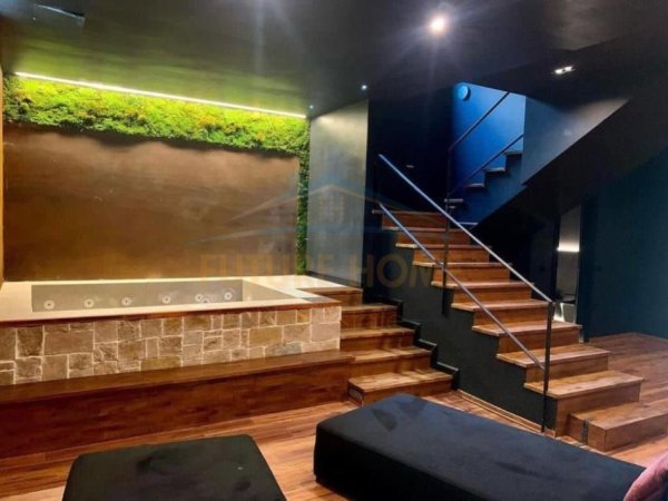 Tirane, shitet Vile , 916 m² 800.000 € 