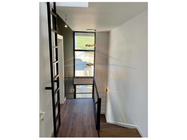 Tirane, shitet Vile , 916 m² 800.000 € 