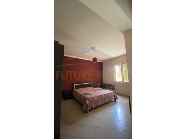 Tirane, shitet Vile , 194 m² 400.000 € (KOMBINAT)