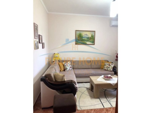 Tirane, shitet Vile , 370 m² 210.000 € (INSTITUT)