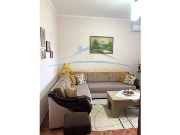 Tirane, shitet Vile , 370 m² 210.000 € (INSTITUT)