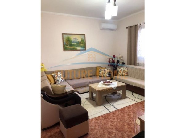 Tirane, shitet Vile , 370 m² 210.000 € (INSTITUT)