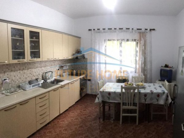 Tirane, shitet Vile , 370 m² 210.000 € (INSTITUT)