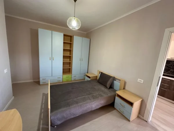 Tirane, jepet me qera apartament 3+1+Aneks+Ballkon Kati 9, 140 m² 1.300 € (Drejtoria Policise)