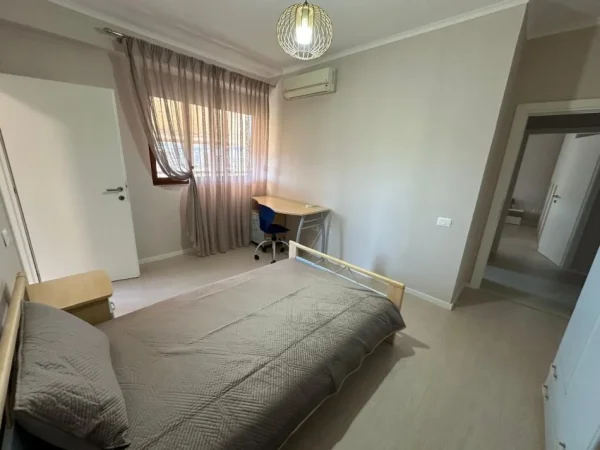 Tirane, jepet me qera apartament 3+1+Aneks+Ballkon Kati 9, 140 m² 1.300 € (Drejtoria Policise)