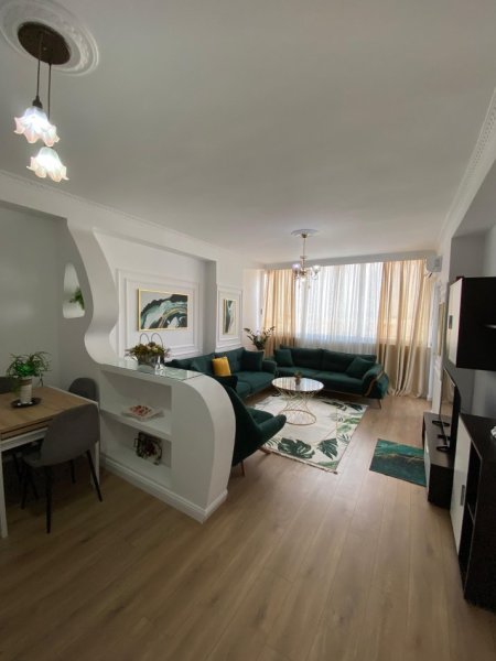 Tirane, jepet me qera apartament 1+1 Kati 9, 80 m² 550 € (ne Porcelan.)