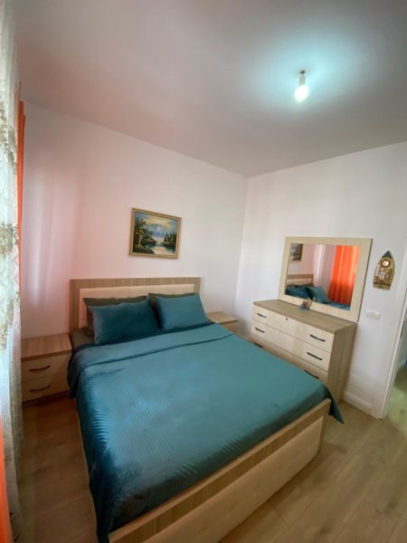 Tirane, jepet me qera apartament 1+1 Kati 9, 80 m² 550 € (ne Porcelan.)
