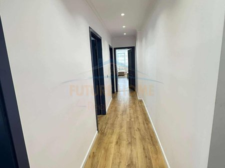 Tirane, shitet apartament 2+1+Ballkon Kati 2, 89 m² 190.000 €