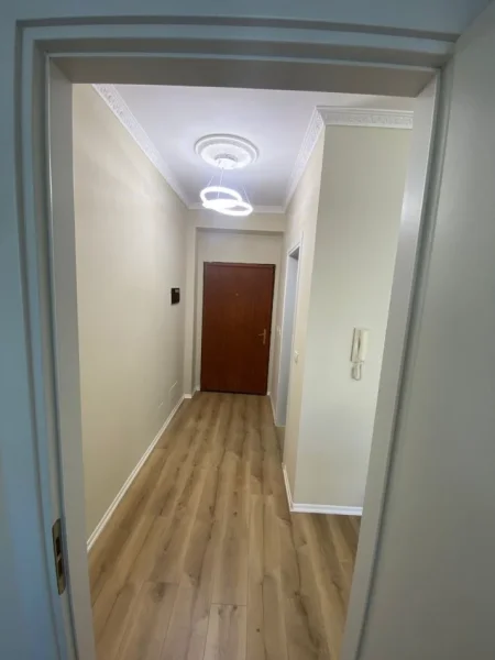 Tirane, jepet me qera apartament 1+1+Ballkon Kati 6, 75 m² 650 € 
